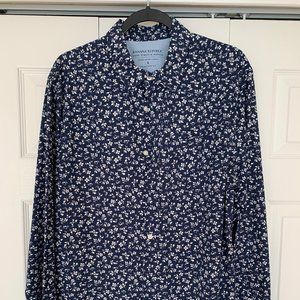 Banana Republic Men’s Soft Washed Button Down